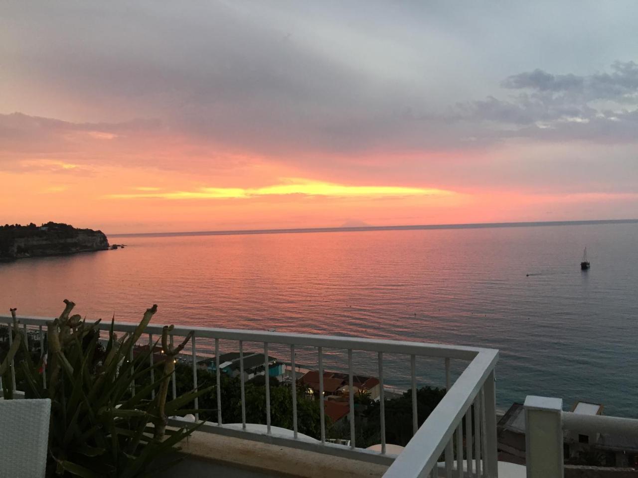 Hotel Valemare Tropea Kültér fotó